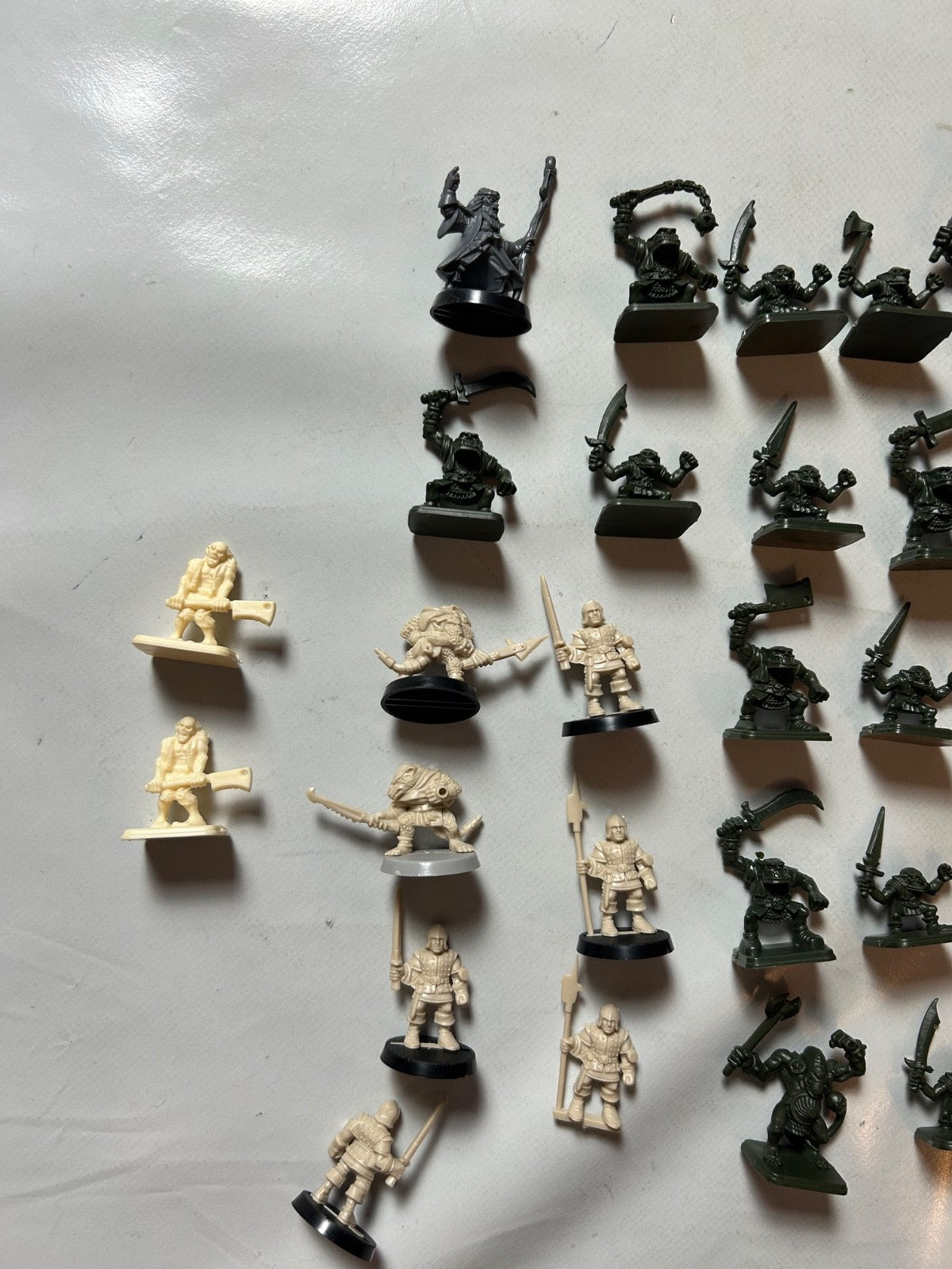 40 x HeroQuest Figuren Miniaturen Kunststoff - Ansicht 6