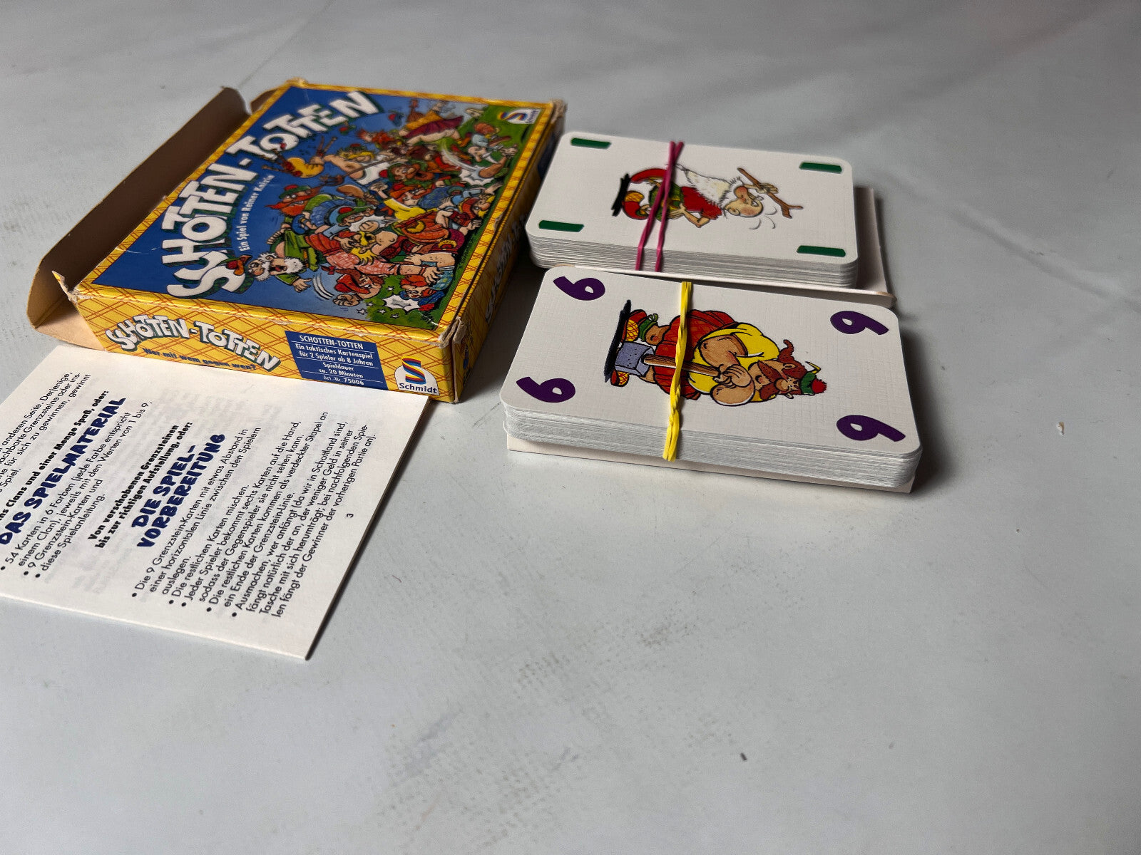 Detailfoto 3 – SKU A8330 – Kartenspiel gebraucht bei Brettspielimperium
