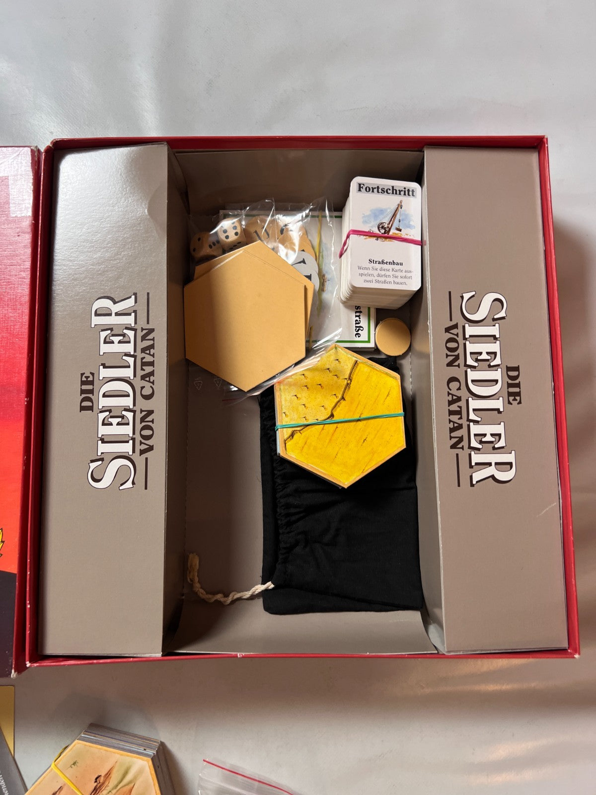 Detailfoto 3 – SKU A13939 – Gesellschaftsspiel gebraucht bei Brettspielimperium