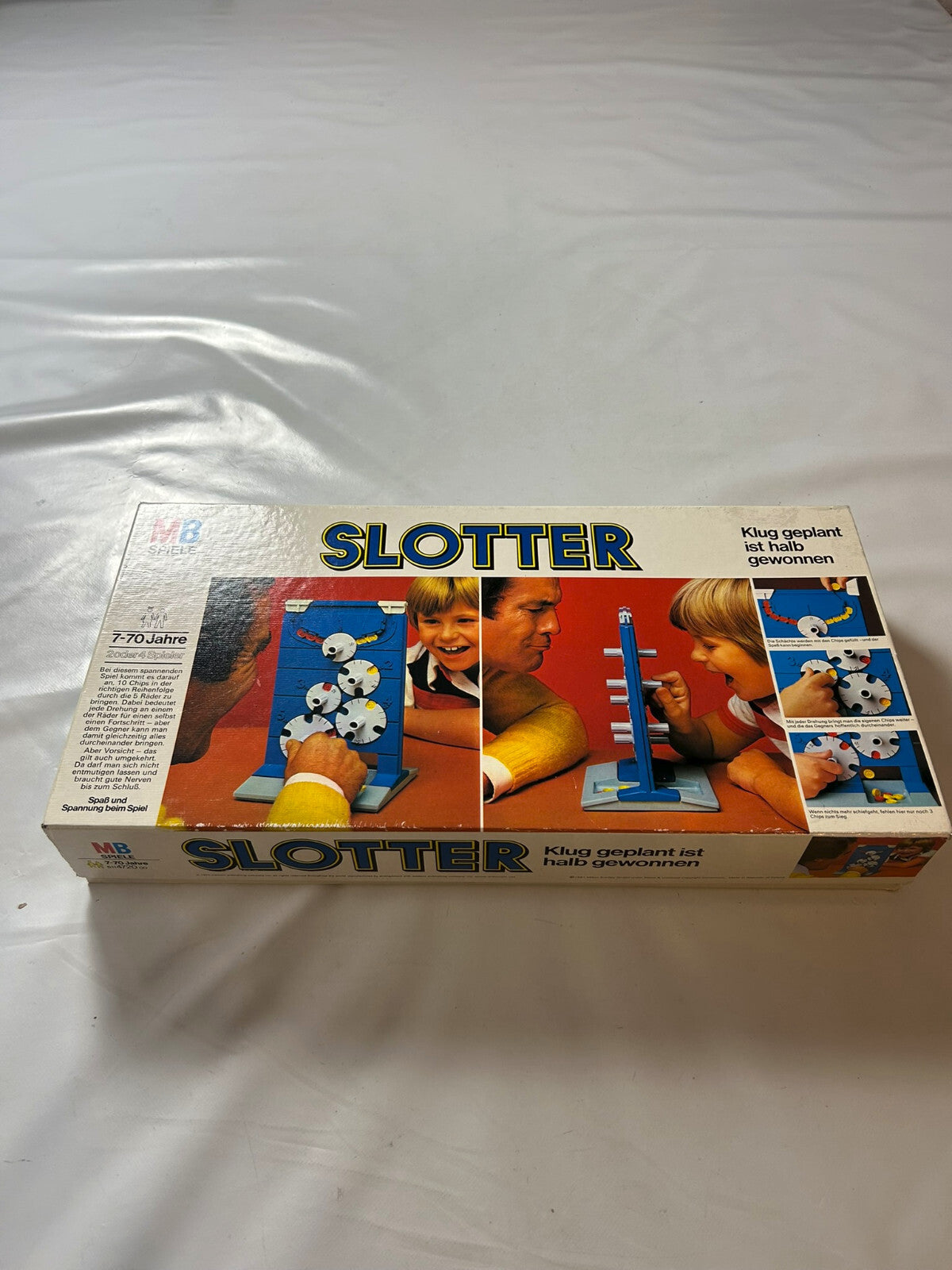7614886