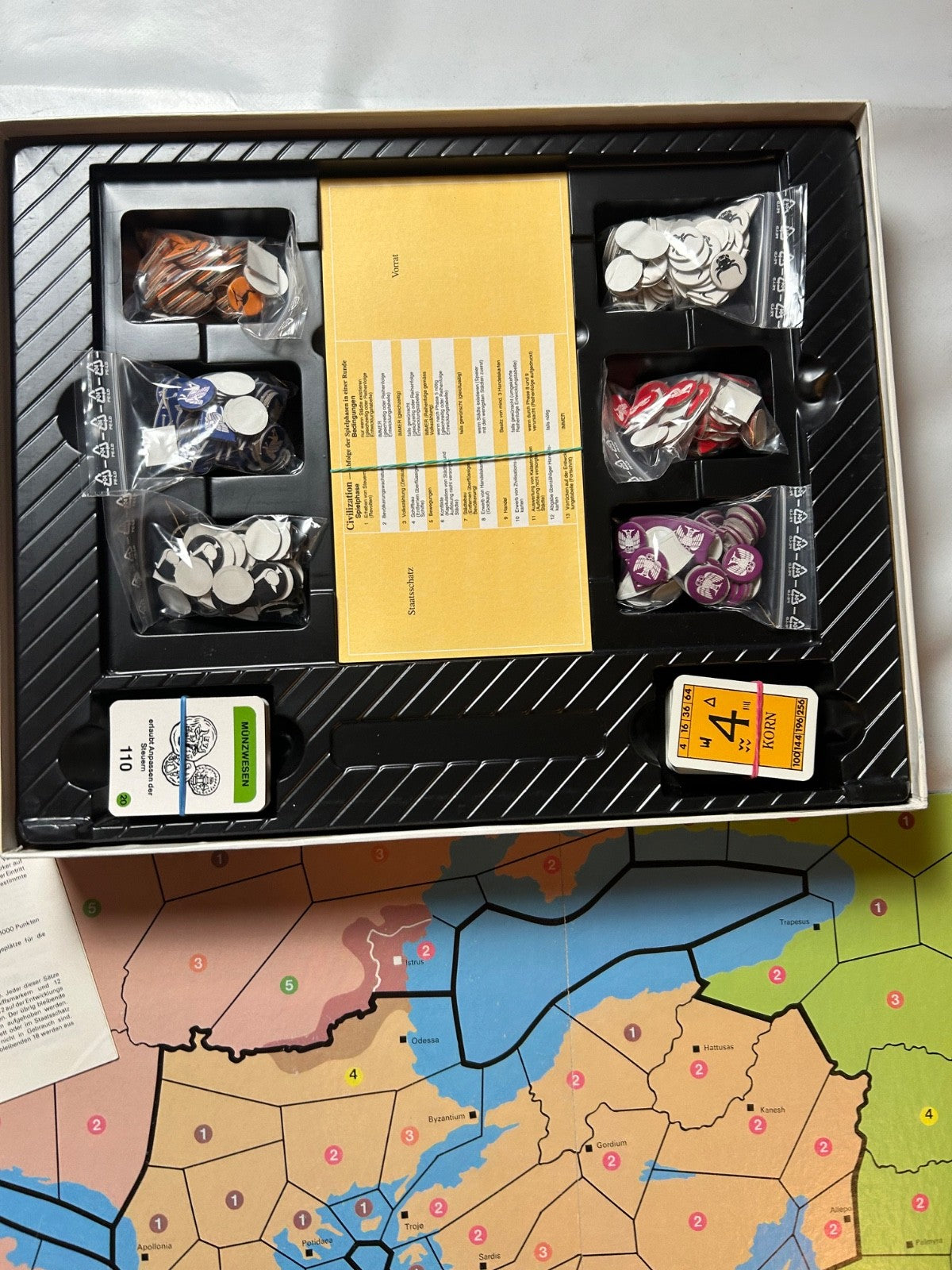Detailfoto 10 – SKU A11854 – Gesellschaftsspiel gebraucht bei Brettspielimperium