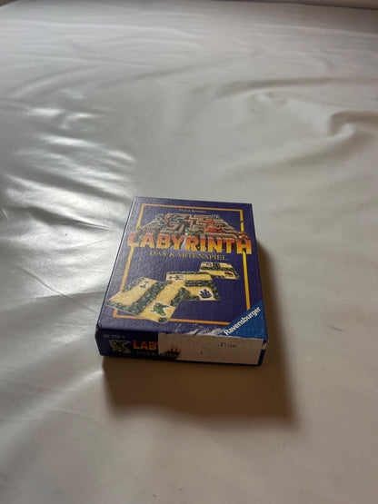 Detailfoto 3 – SKU A10824 – Kartenspiel gebraucht bei Brettspielimperium
