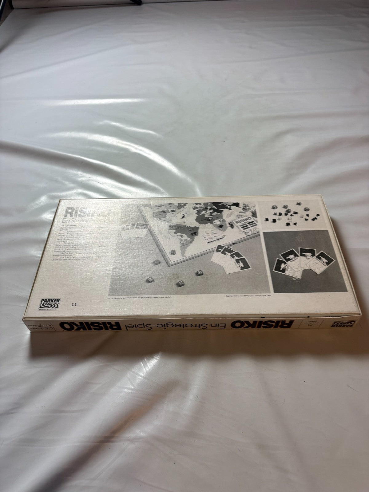 Brettspiel  Risiko  Strategiespiel weiße Ausgabe Parker 1982  Vollständig - Ansicht 11