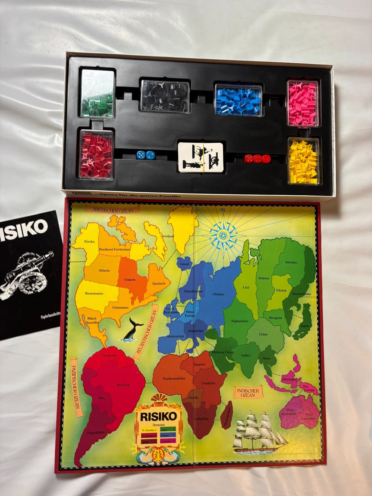 Brettspiel  Risiko  Strategiespiel weiße Ausgabe Parker 1982  Vollständig - Ansicht 6