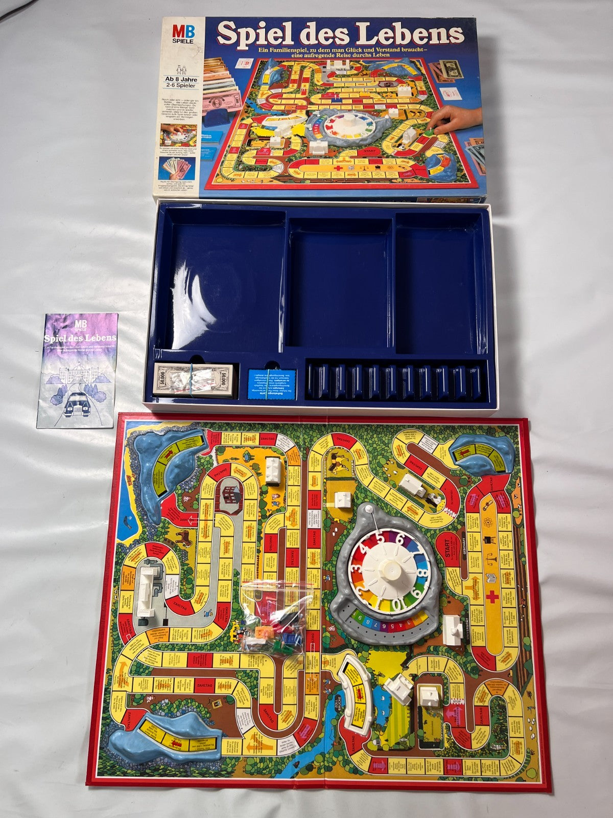 Spiel des Lebens MB 1984 Spiel blaue Ausgabe Brettspiel 2 Fahnen Vollständig - Ansicht 2