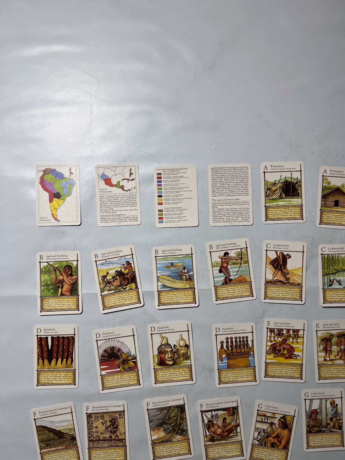 Detailfoto 3 – SKU A8198 – Kartenspiel gebraucht bei Brettspielimperium