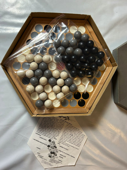 Detailfoto 2 – SKU W9544 – Gesellschaftsspiel gebraucht bei Brettspielimperium