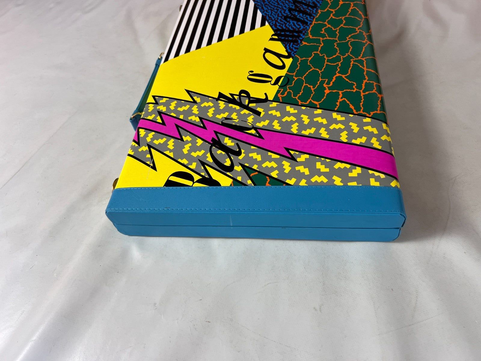 Backgammon Koffer Bunt 59x45 geschlossen Das Spiel mit dem Panda - Vollständig - Ansicht 10
