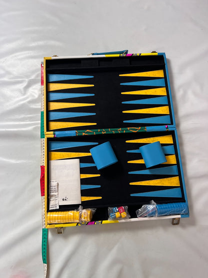 Backgammon Koffer Bunt 59x45 geschlossen Das Spiel mit dem Panda - Vollständig - Ansicht 2