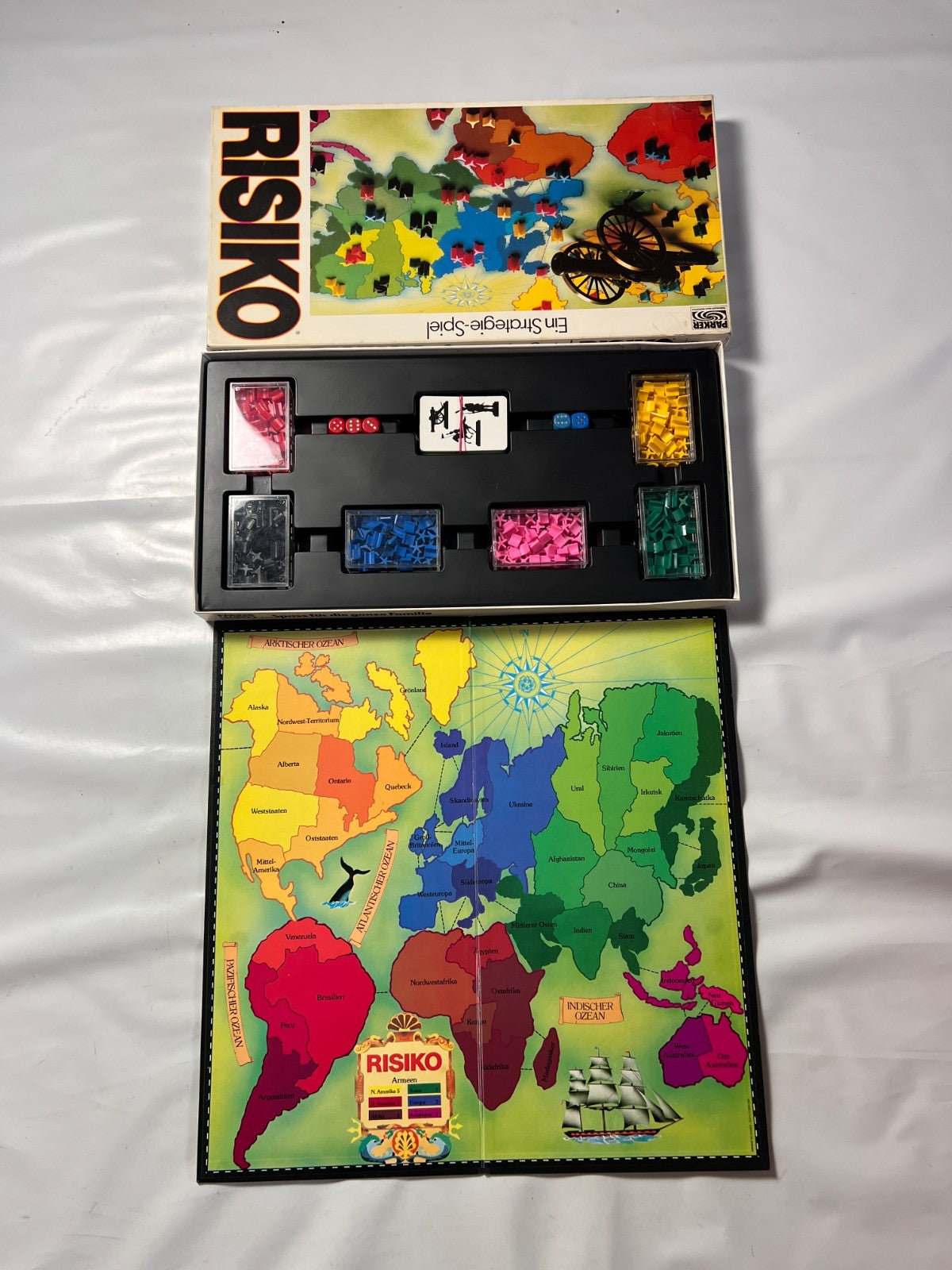 Brettspiel  Risiko  weiße Ausgabe Parker 1982  Vollständig ohne Beschreibung - Ansicht 2