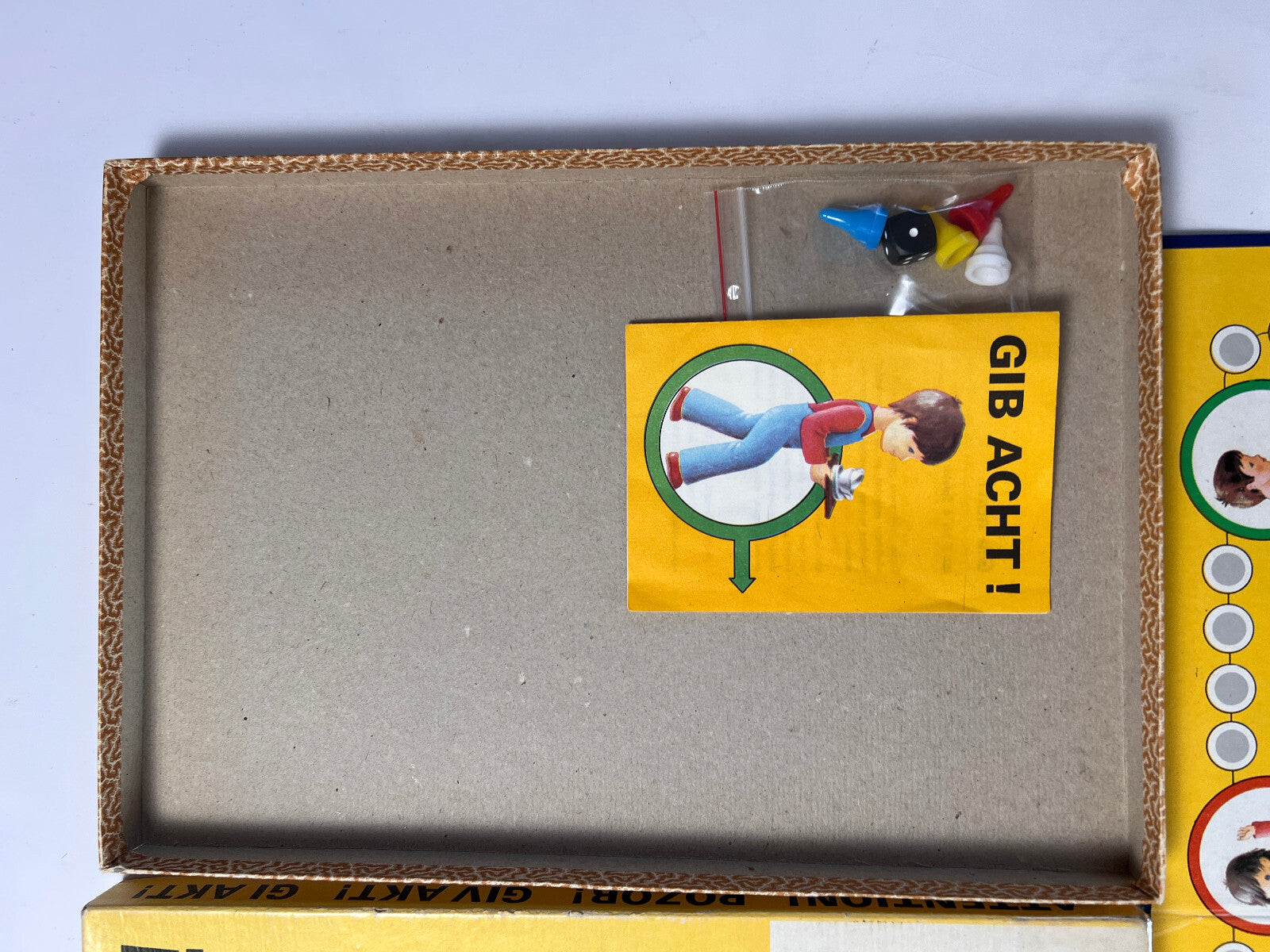 DDR Spiel " Gib Acht " - Plasticart Würfelspiel - Vollständig - Ansicht 3