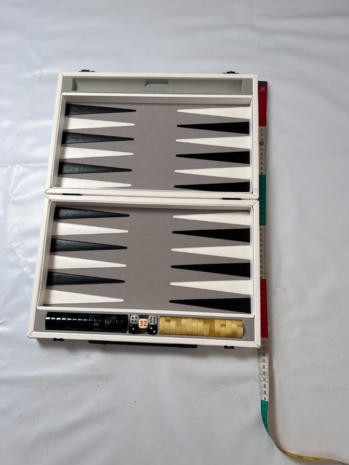Großer Backgammon Kunstleder-Koffer -Weiss 38 x 25 cm geschlossen - Ansicht 6
