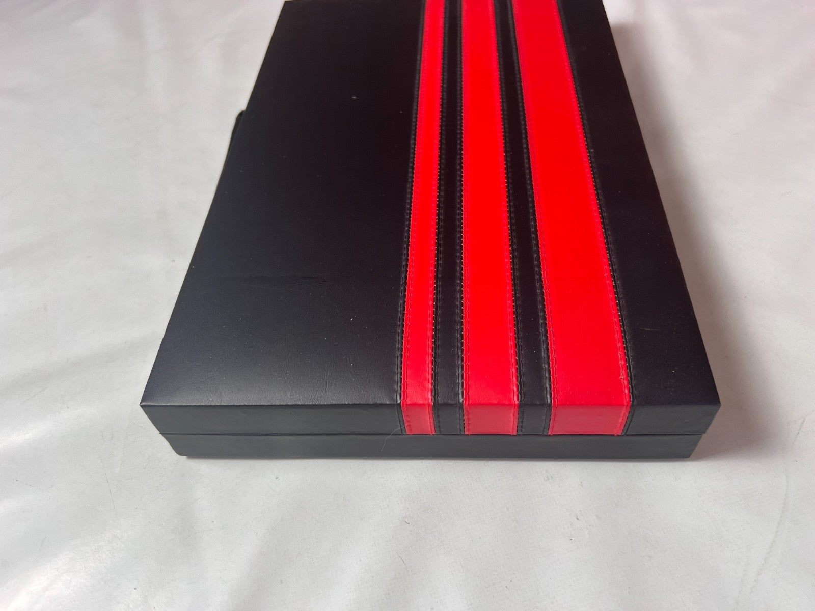 Großer Backgammon KunstlederKoffer Rot schwarz Hartung  38 x 25 cm geschlossen - Ansicht 9