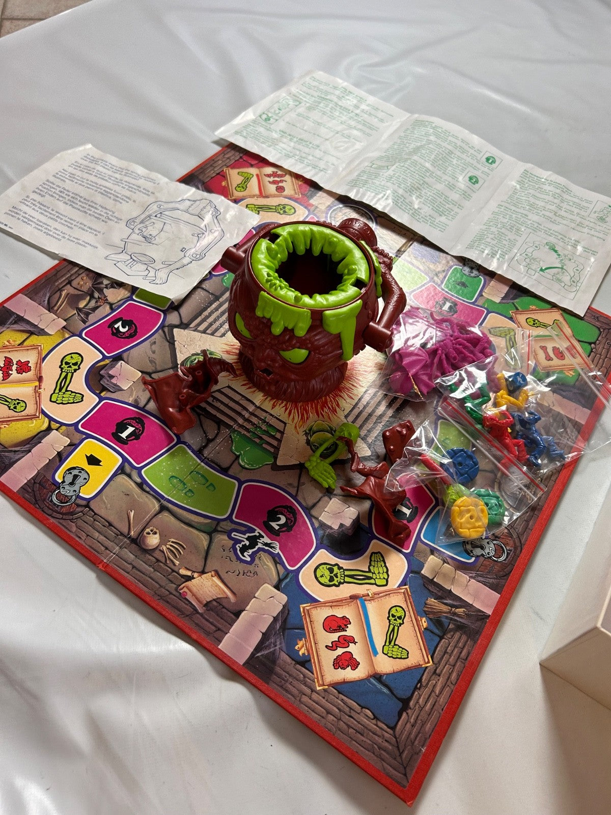 Hexenkessel  Ein schaurig schöner Spielspaß  MB Spiele  Vollständig - Ansicht 11