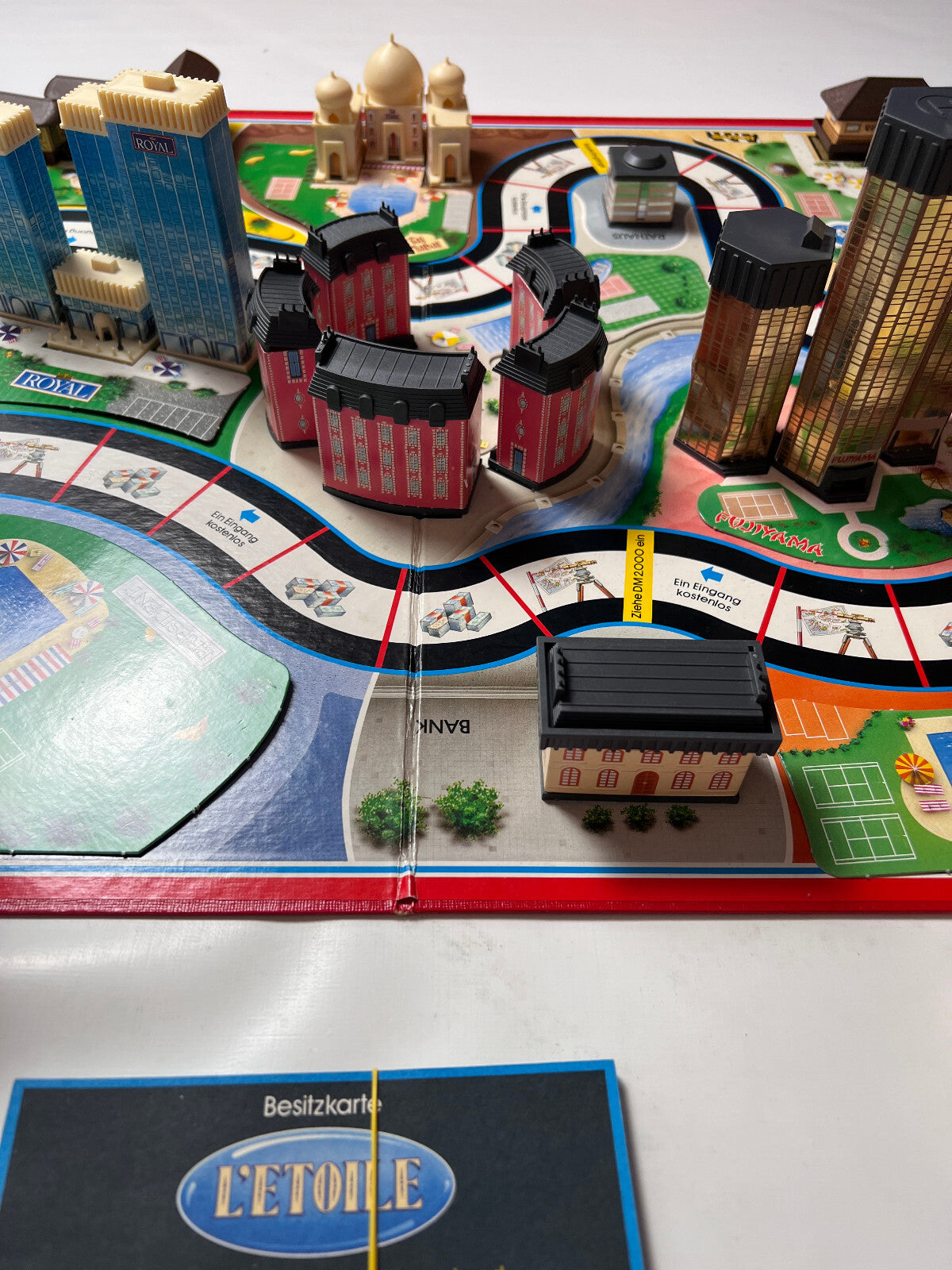 Hotel von MB Komplett mit Laternen - MB - Spieleklassiker Große schwarze Ausgabe - Ansicht 11