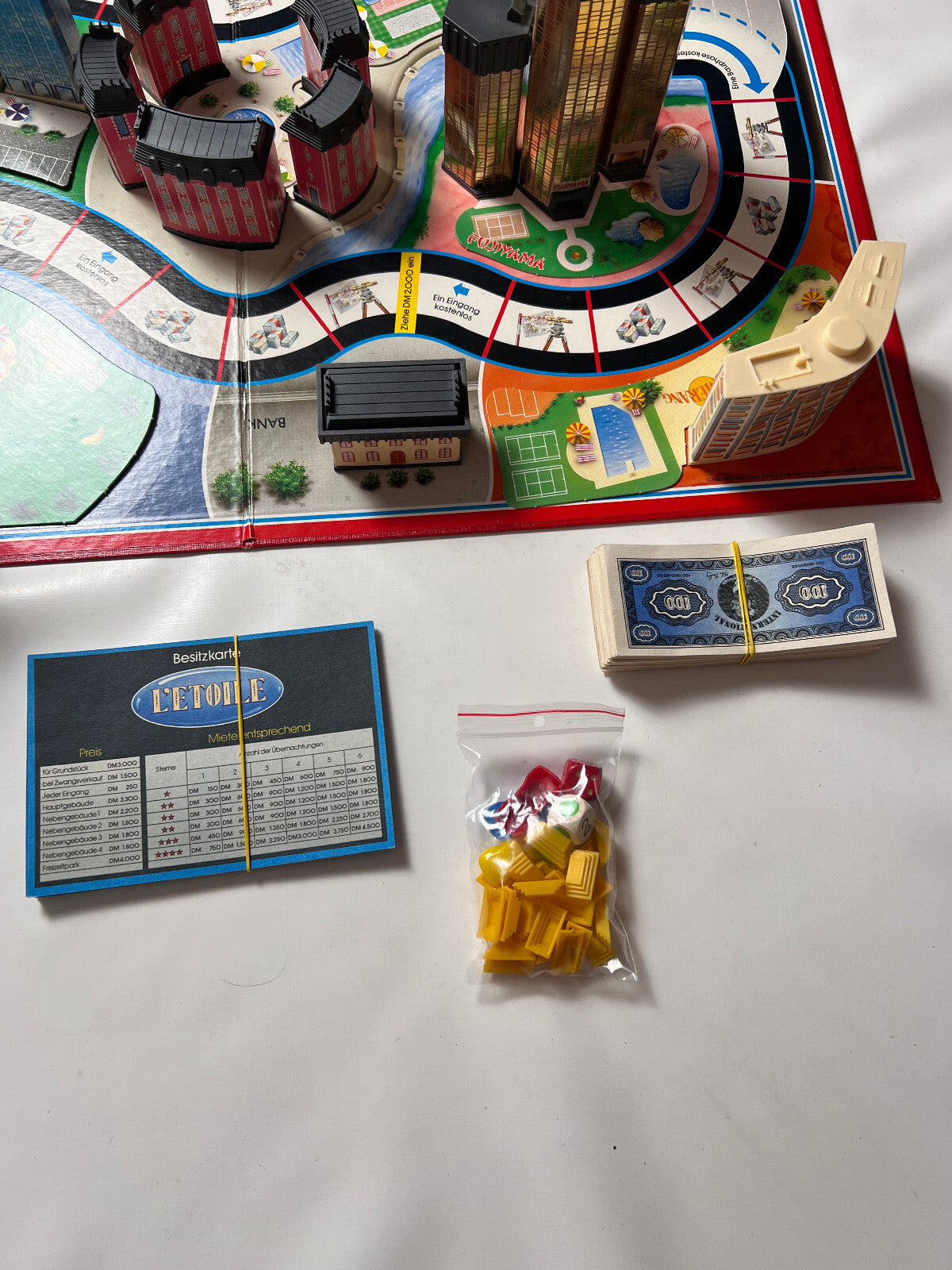 Hotel von MB Komplett mit Laternen - MB - Spieleklassiker Große schwarze Ausgabe - Ansicht 13