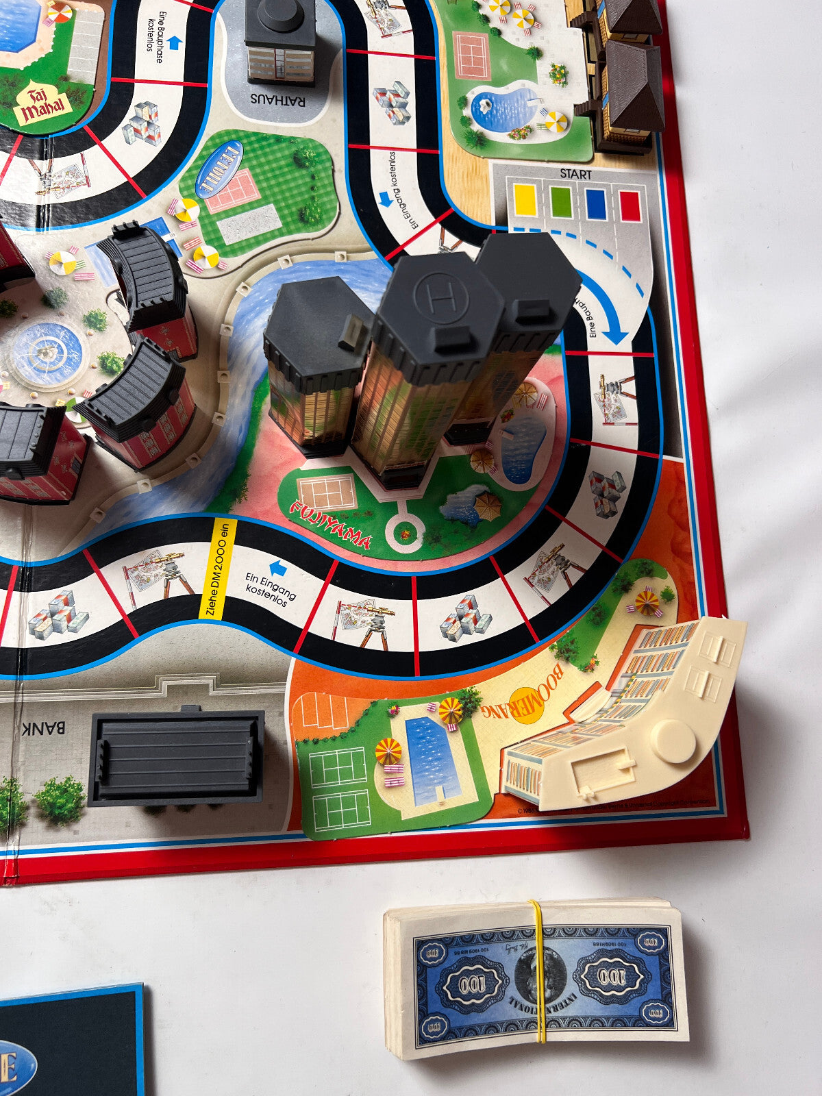 Hotel von MB Komplett mit Laternen - MB - Spieleklassiker Große schwarze Ausgabe - Ansicht 7