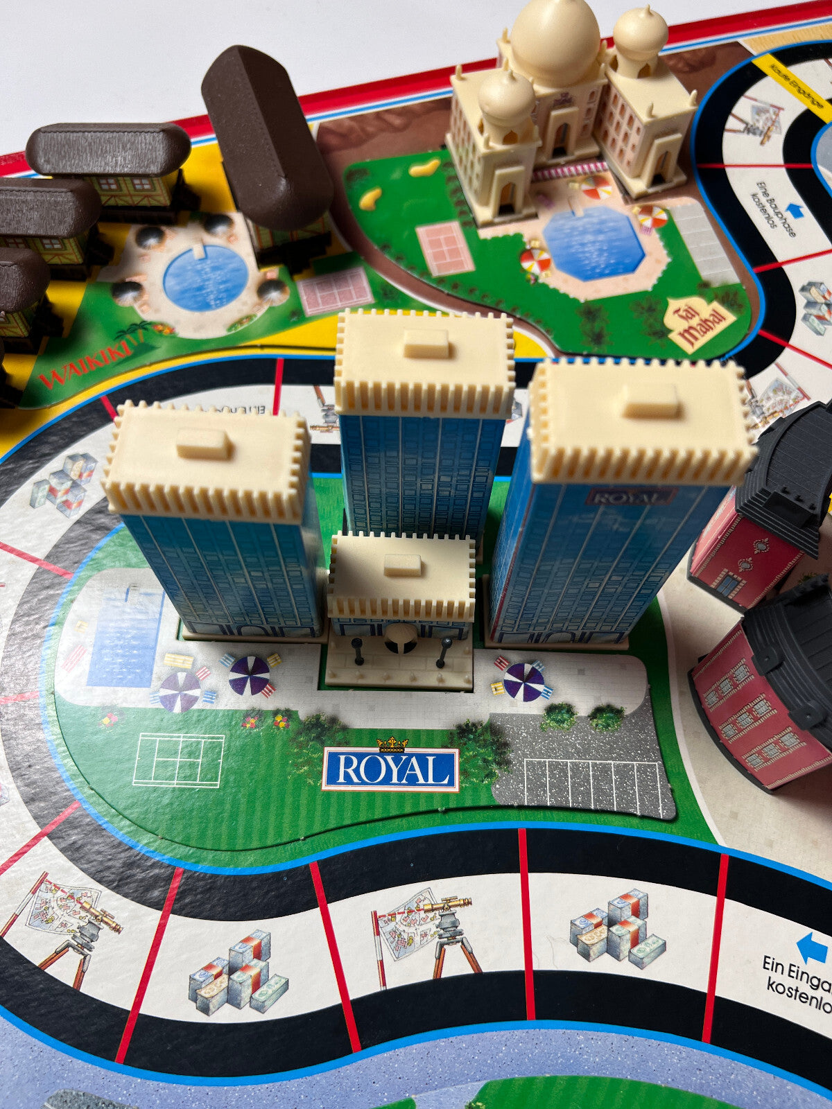 Hotel von MB Komplett mit Laternen - MB - Spieleklassiker Große schwarze Ausgabe - Ansicht 8