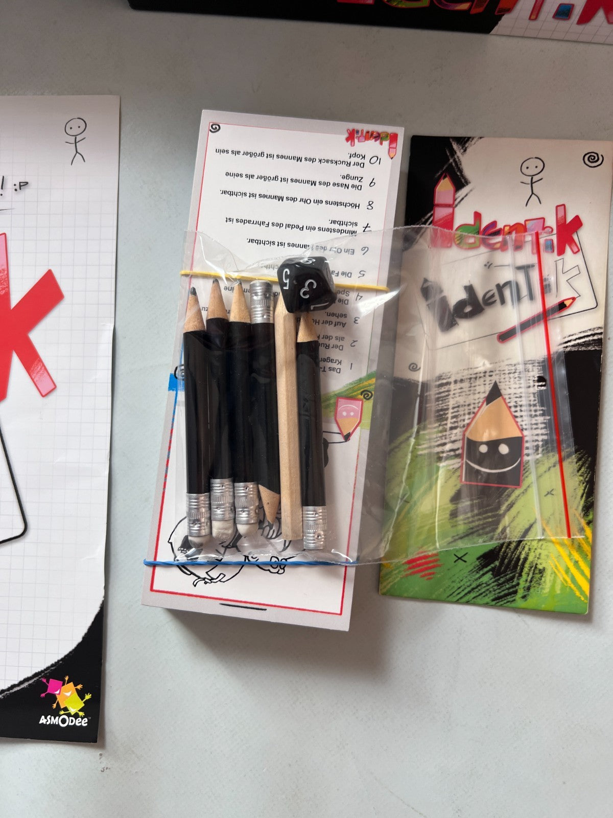 Identik  Asmodee  Zeichenspiel  Familienspiel  vollständig - Ansicht 4