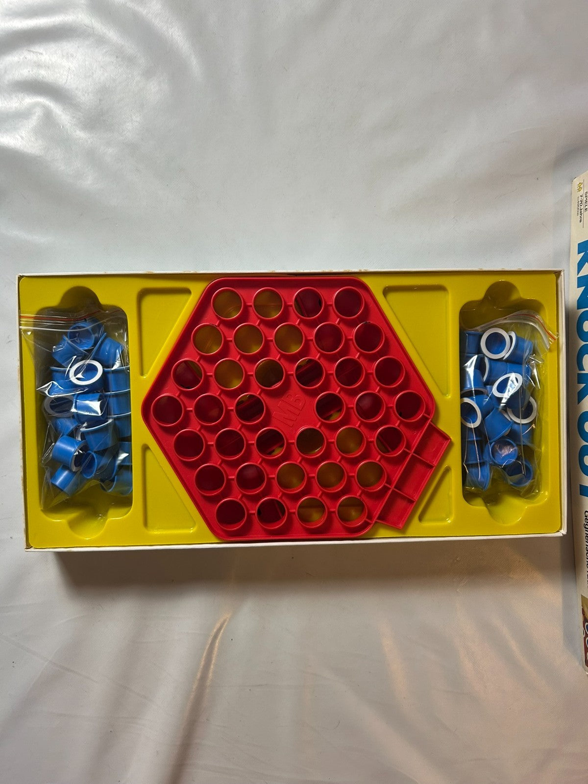 Knock out  MB Spiele  1980  Tischspiel Legespiel  Vollständig - Ansicht 6