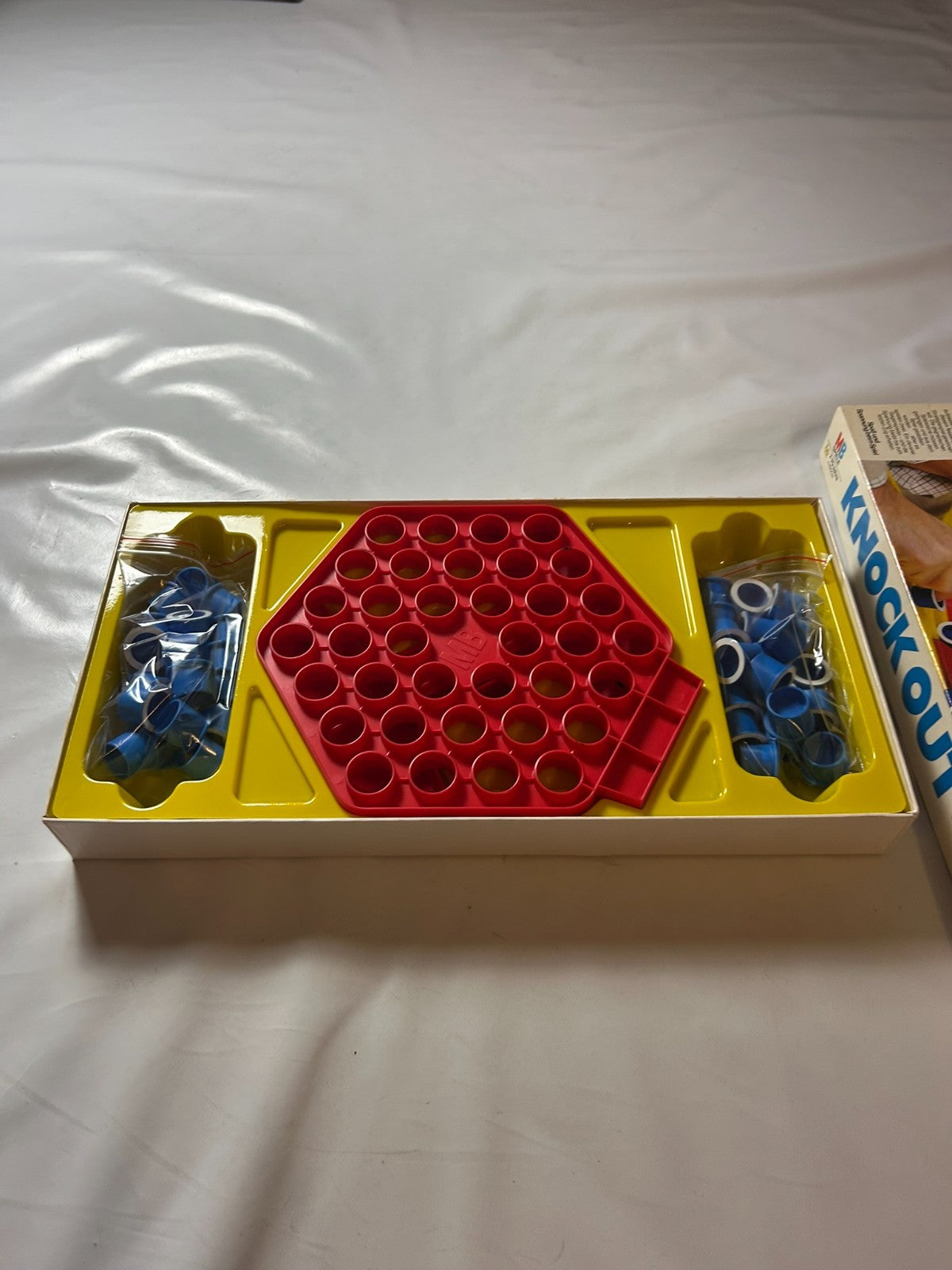 Knock out  MB Spiele  1980  Tischspiel Legespiel  Vollständig - Ansicht 7