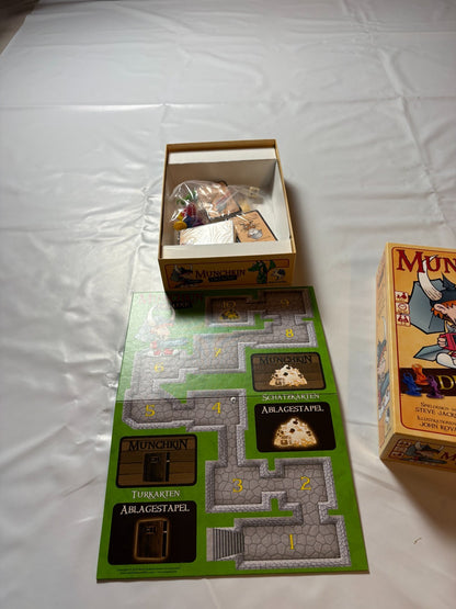 Munchkin Deluxe von Pegasus Spiele Familienspiel Deutsch - Vollständig - Ansicht 7