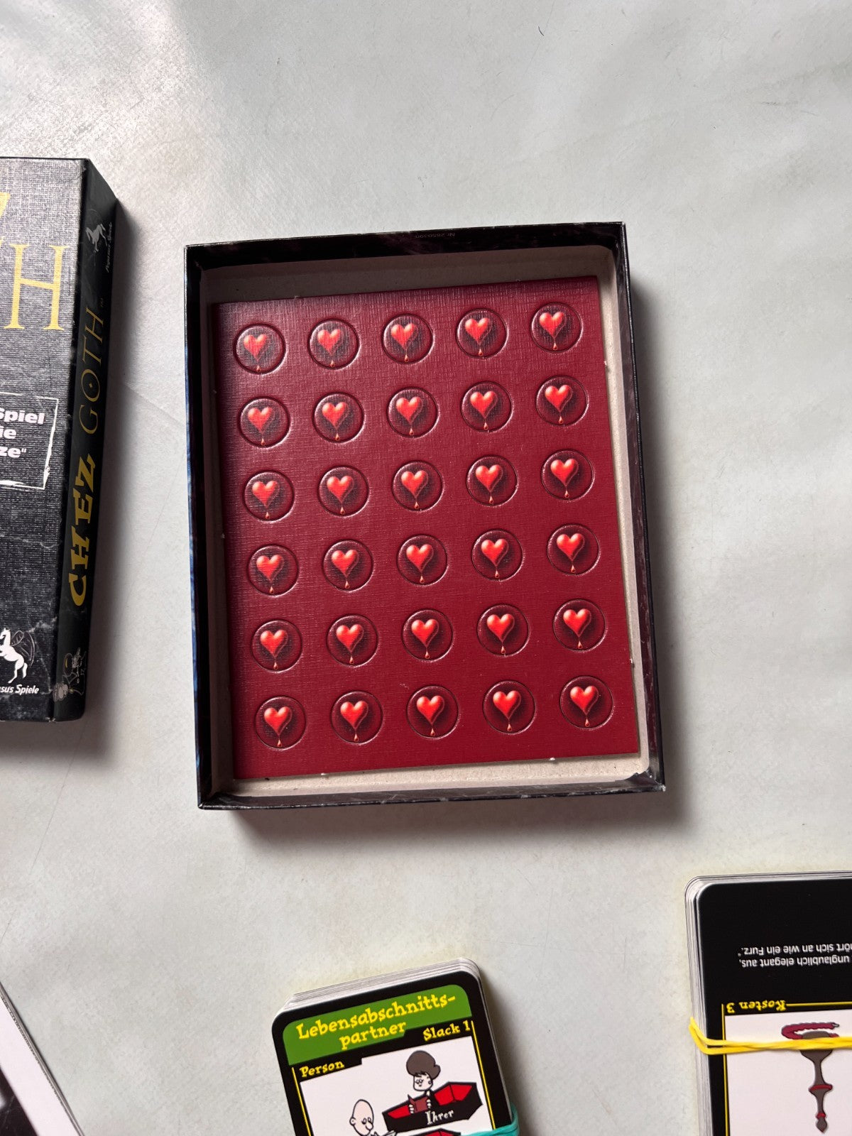 Pegasus Spiele 17320G - Chez Goth Buch Pegasus - Vollständig - Ansicht 3