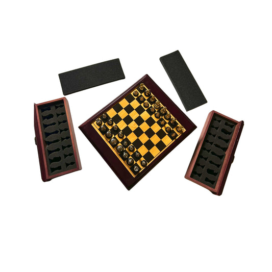 Schach Schachbrett Schatulle aus Holz 20x20 Figuren Metall König 4cm Vollständ – SKU A7331 – Gesellschaftsspiel gebraucht kaufen bei Brettspielimperium