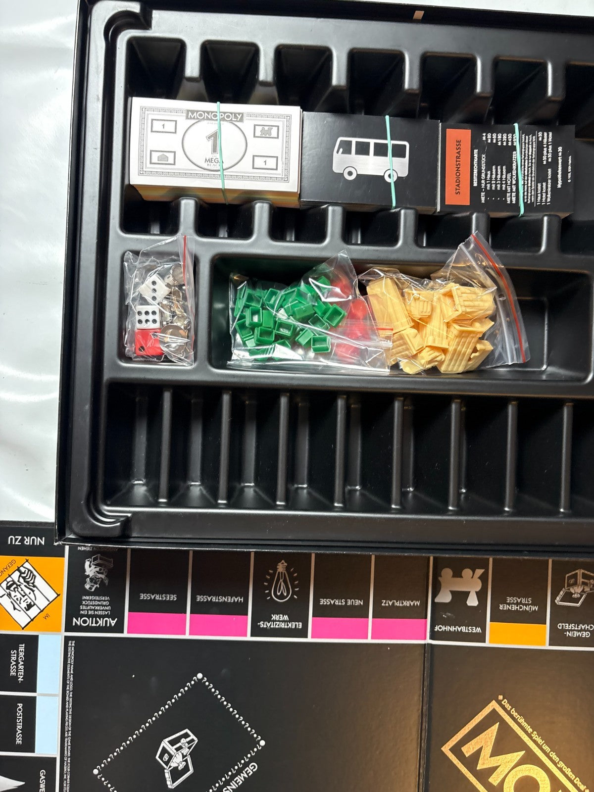 Winning Moves Monopoly Mega Black Edition Spiel Brettspiel  Vollständig - Ansicht 9