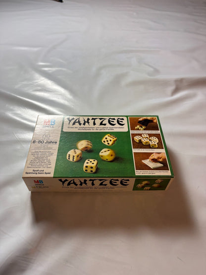 YAHTZEE MB Brettspiel Gesellschaftsspiel Würfelspiel  Vollständig - Ansicht 3