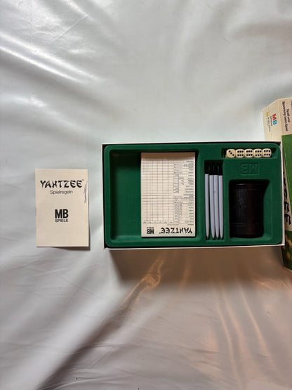 YAHTZEE MB Brettspiel Gesellschaftsspiel Würfelspiel  Vollständig - Ansicht 6